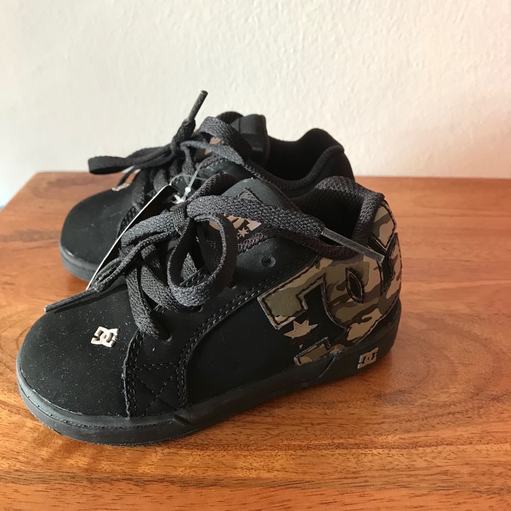 Toddler’s DC shoes